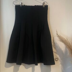 The People’s Elegant Black A-Line Skirt Sz 6 B121
